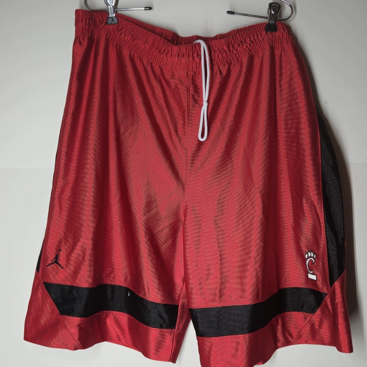 Nike Air Jordan Cincinnati Bearcats Shorts Large Red Team Appearal