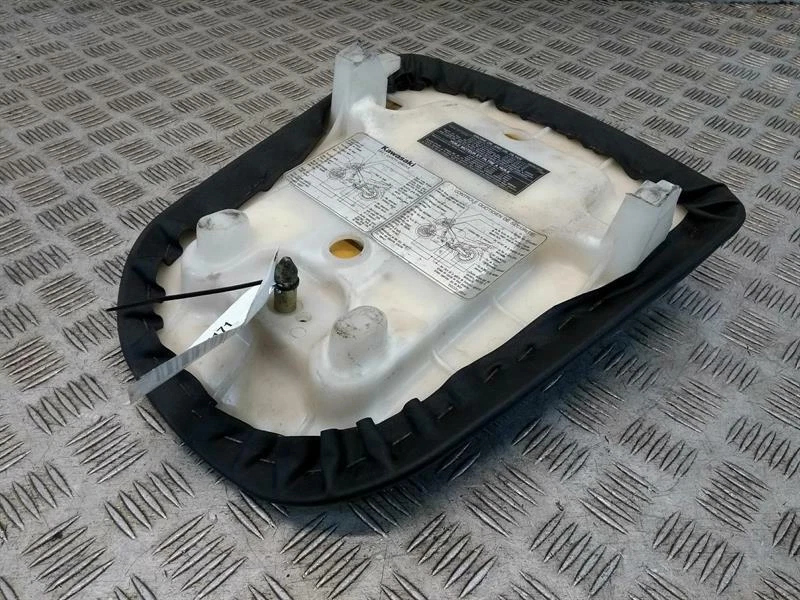 Kawasaki ZX 6 R G1-G2 600 Ninja (1998-1999) Seat (Tail) #20 - Изображение 3 из 4