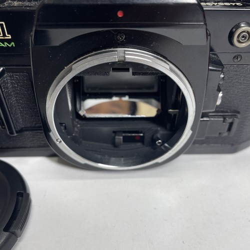 Canon AE-1 Program 35mm SLR Film Camera with 50mm Lens Kit, 35-70mm Lens Kit - Picture 7 of 20