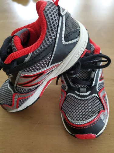 New Balance 695 Kinder 8 1/2 schwarz & rot EUC KJ695BRI Kleinkind - Bild 2 von 4