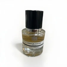 Jasmin De Toscane Fath’s Essential