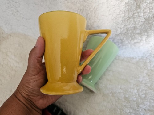 (Set of 3) Vintage MCM Footed Coffee Mug Set Ceramic Mod Triangular Handle 5" - Picture 9 of 12