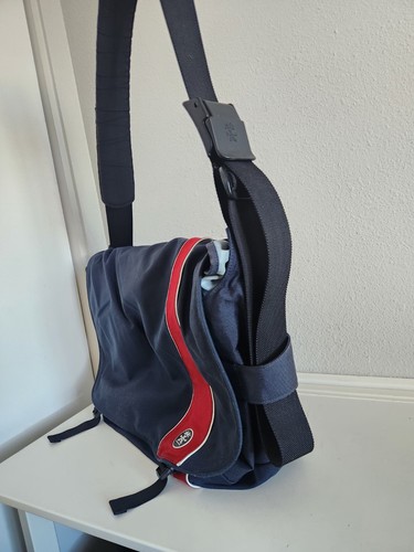 Crumpler Umhängetasche 'Sticky Date' groß - blau/rot - Bild 3 von 17