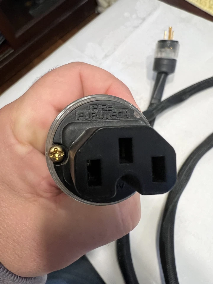 Cable de alimentación VH AUDIO Flavor 2 CRYO 9 pies con FURUTECH Fl-25M Fl-25 Foto 4 de 4