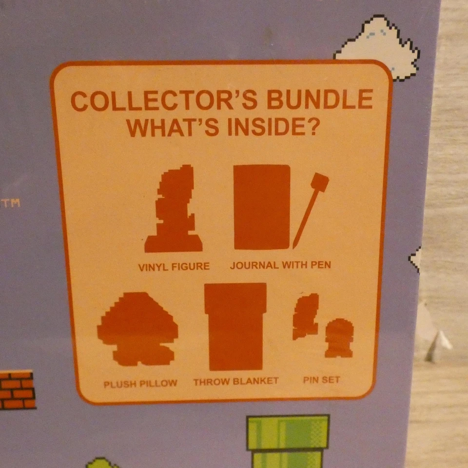 Super Mario Bros Collector's Box Set CultureFly New Vinyl Figure Plush Blanket P - Image 3 of 4