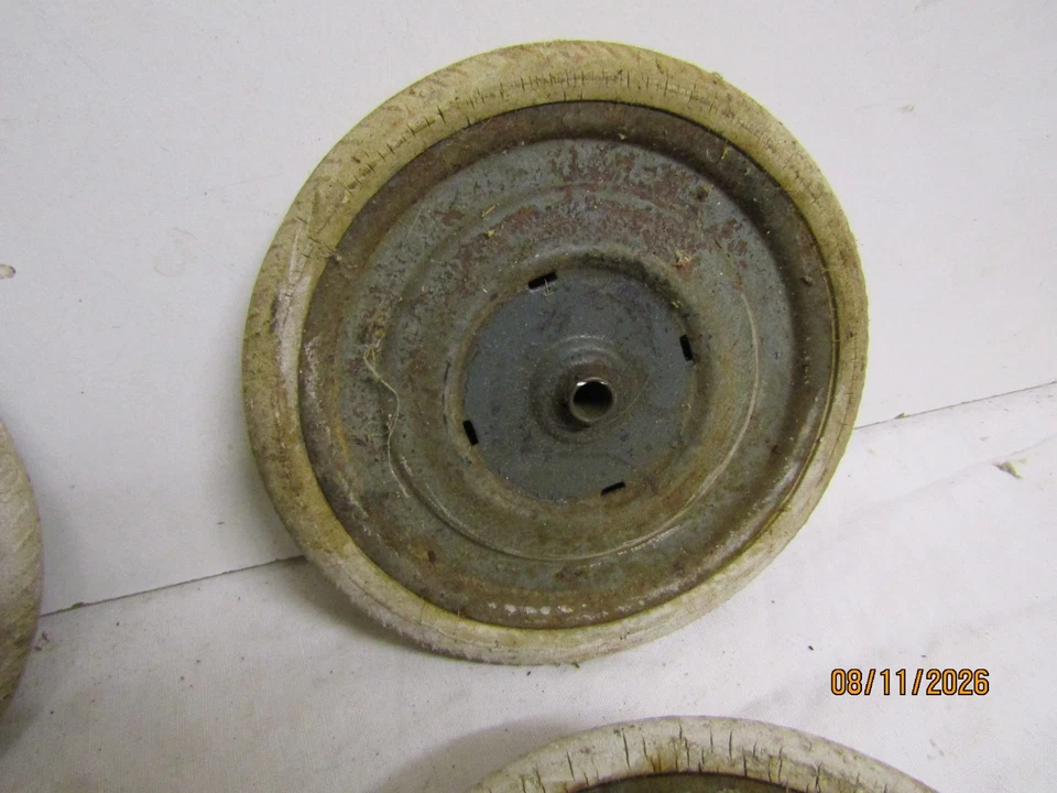 lot de 4 roues de voiture a pédales jouets anciens pédal car eureka morellet gué - Photo 2/4