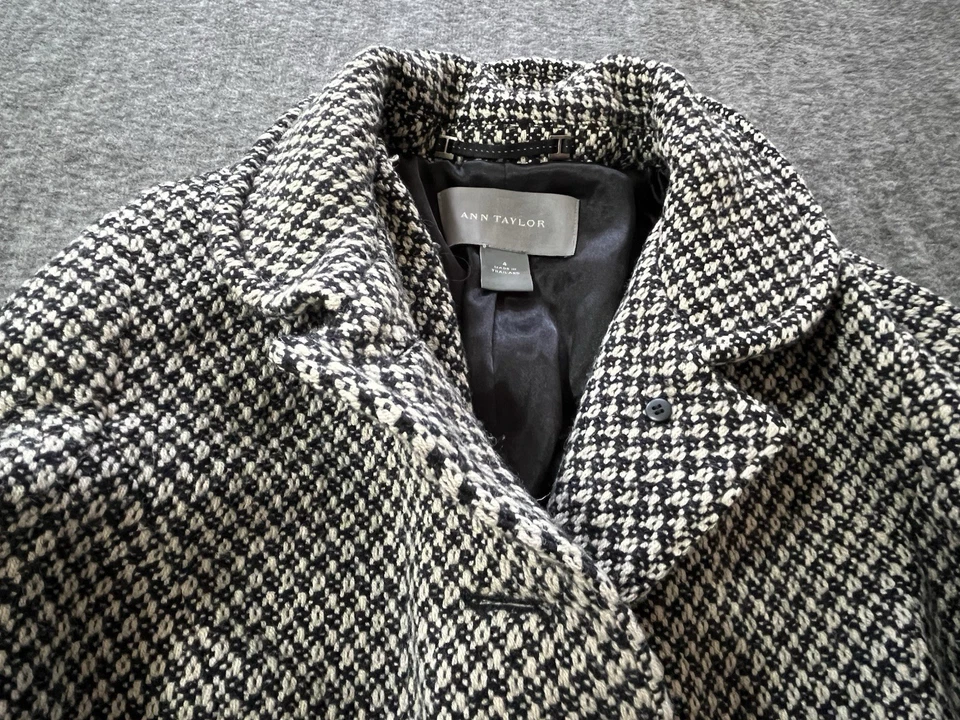 Chaqueta de chaquetón Ann Taylor para mujer de tweed blanco y negro de longitud media talla 4 Foto 2 de 4