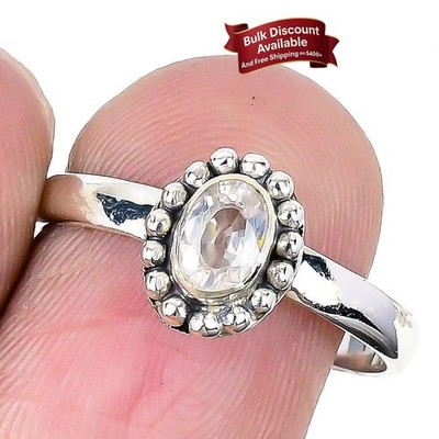 Eleganter ethnischer Cluster-Ring weißer Topas facettierter Edelstein Sterlingsilber Größe 9