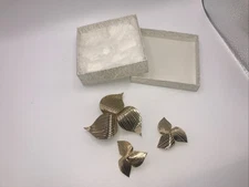 Sarah Coventry (Stamped) "Golden Trillium" Brooch And Earrings Set 1969 