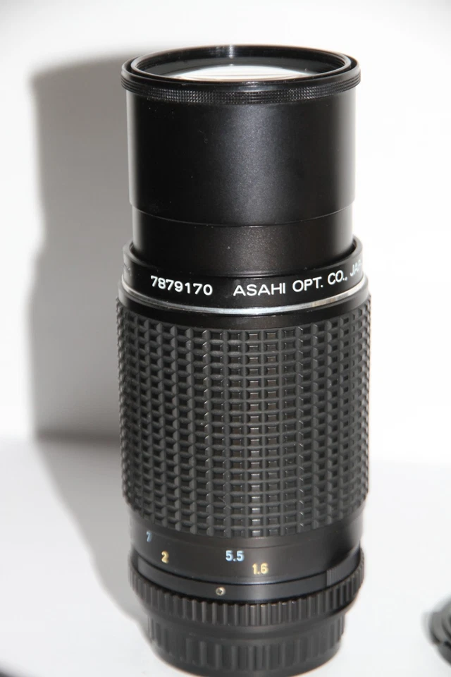 SMC Pentax-M 80-200mm f/4.5 Zoom Telephoto Camera Lens - Pentax K Mount. - Image 3 of 4