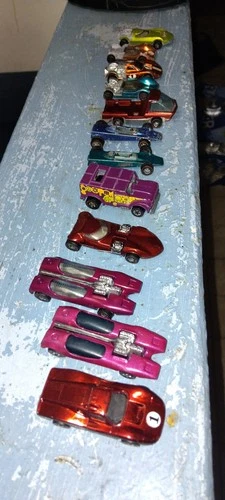 Hotwheel Redline Junkyard Lot Of 12 Cars With Rally Case
