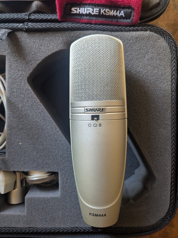 KSM 44A Multipattern Large Diaphragm Condenser Microphone W/ Mount & carry case