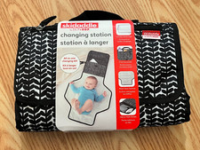 Skidaddle Baby Diaper Changing Station