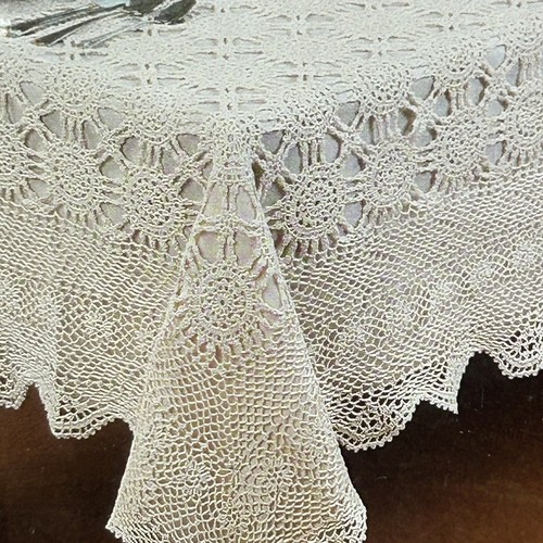 NEW vtg vermont hand crochet round tablecloth 68 in round - Picture 3 of 8