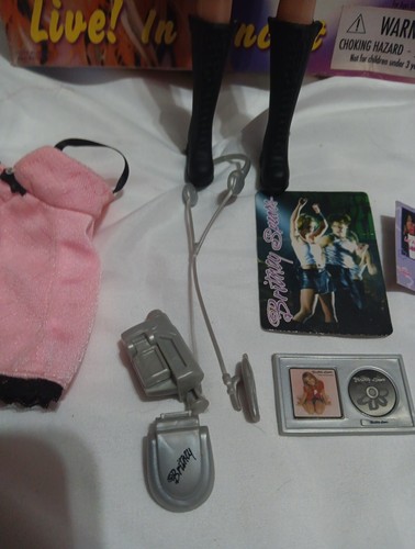 Britney Spears live! In Concert Play Along 12"" Puppe 20100 1999 Britney Beat - Bild 3 von 13