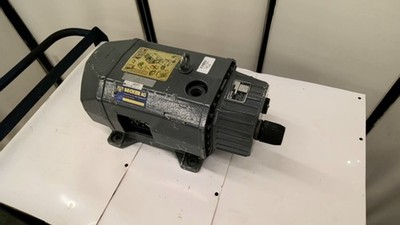 Becker VT 3.25 Oil-Less Rotary Vane Vacuum Pump 1420/1700Rpm 850Mbar