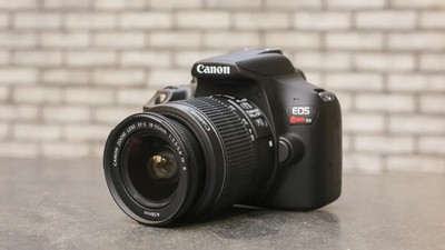Great Condition Canon Rebel T6 Bundle Black Body + 4 Lenses