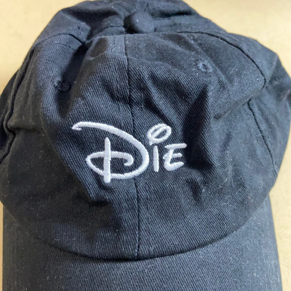 Gorra de béisbol Linda Finegold As*holes Live Forever Die negra con tirantes de colección Foto 2 de 4