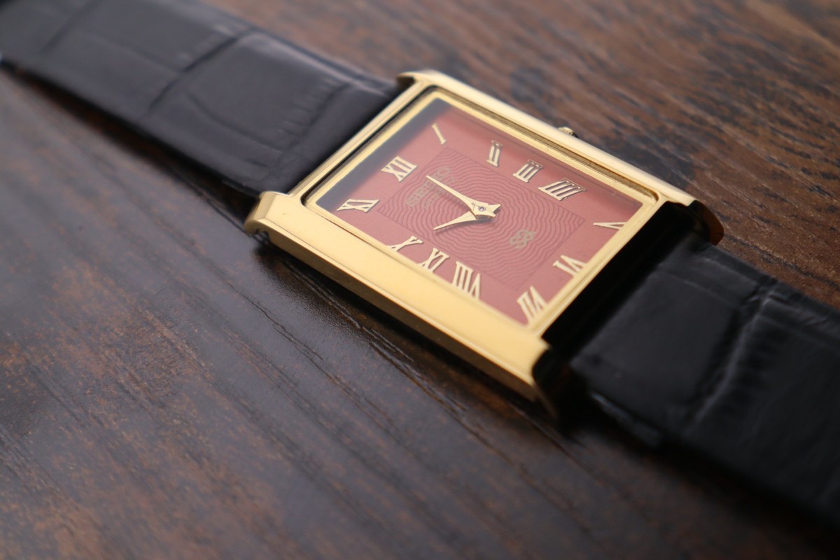 vintage Seiko Men Slim Tank Red Dial Black Leather Dress Quartz Watch