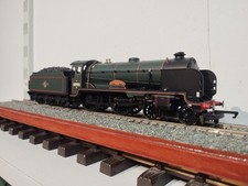 Hornby (OO) R2181 BR Schools Class Locomotive No 3-935 'SEVENOAKS'.