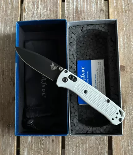 Benchmade 533BK1 Mini Bugout Knife White S30V Black