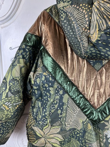 Farm Rio Puffer Jacket Women's L Green Cool Leopard Metallic Reversible NWT $300 - Picture 9 of 17