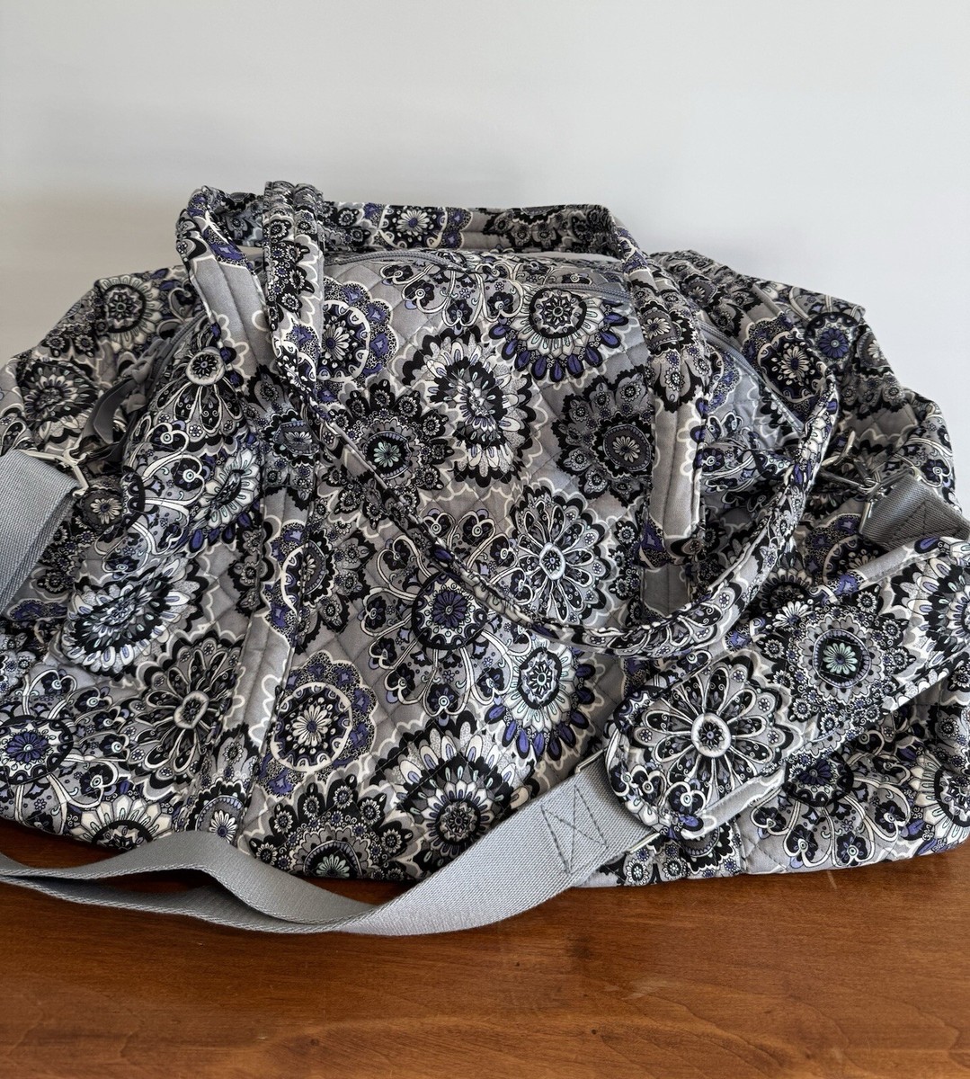 NWT Vera Bradley Tranquil Medallion Medium Travel Duffel Cotton