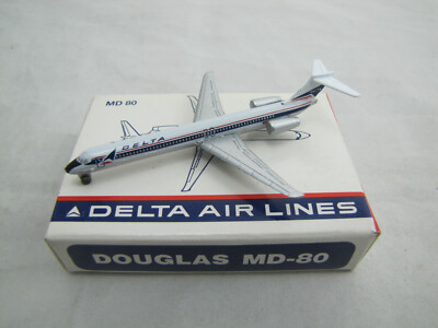 904 / 21 Schabak Delta Airlines Mc Donnel Douglas MD 80 - 1:600