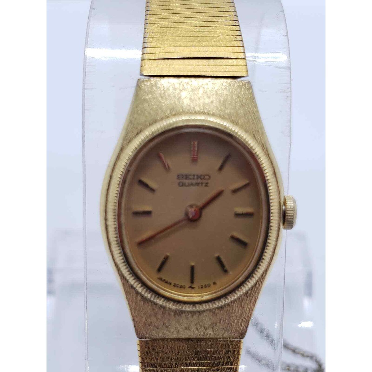Women's Seiko watch. Small gold face. 2C20-5609 R0, 443030