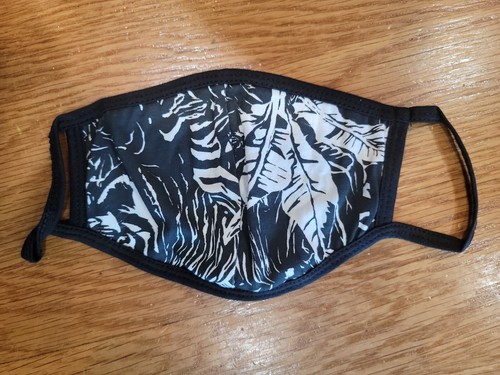 NWT 4 ROXY ONE SIZE Reversible Face Mask MSRP $40 - Picture 3 of 7
