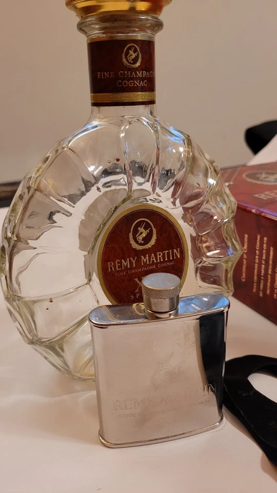 Botella Vacía Cristal con Caja 750ml Remy Martin Luis XIII Coñac Baccarat + Frasco Foto 4 de 4