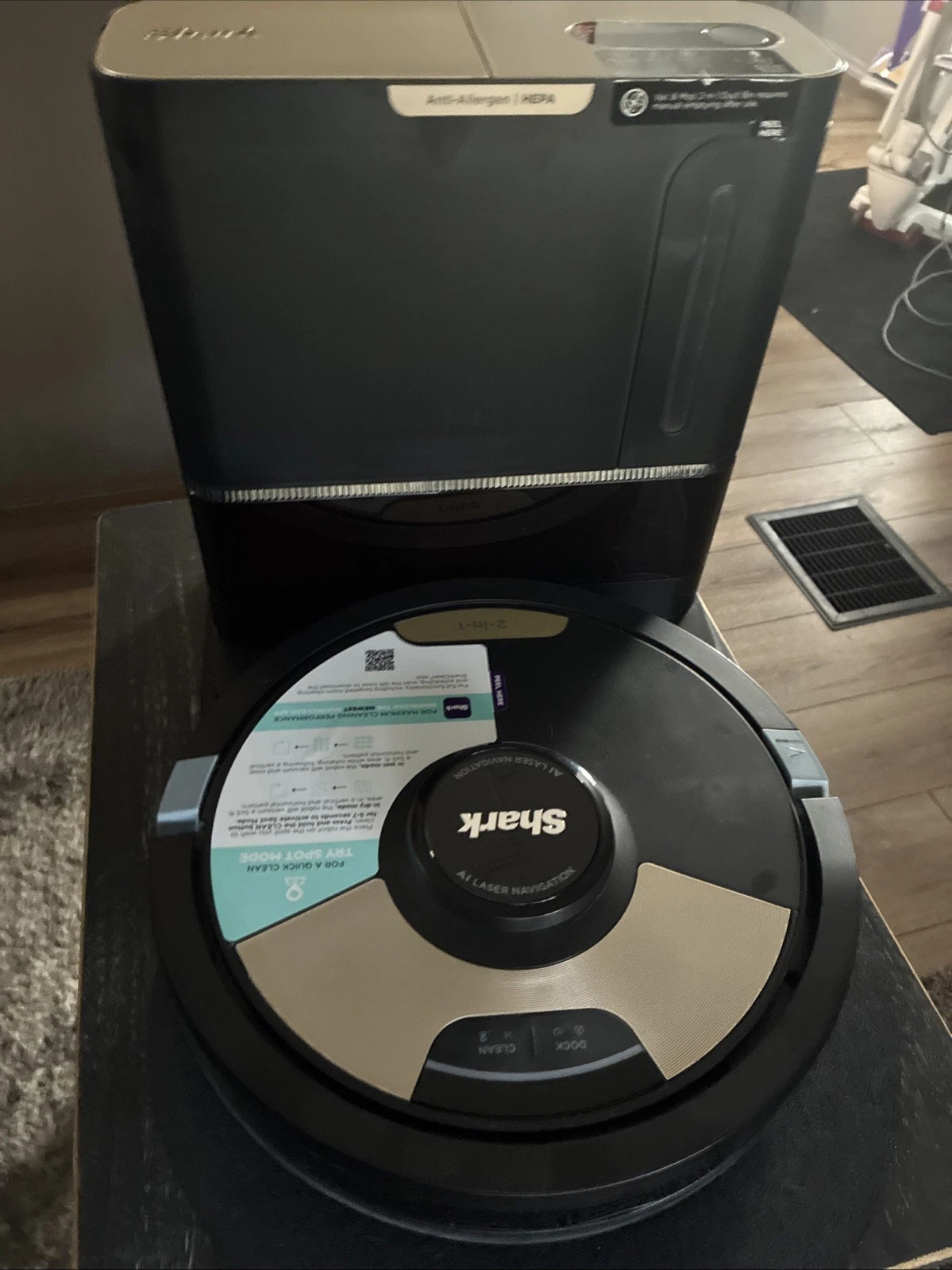 Shark AI Ultra 2 in1 Robot Vacuum and Bay used