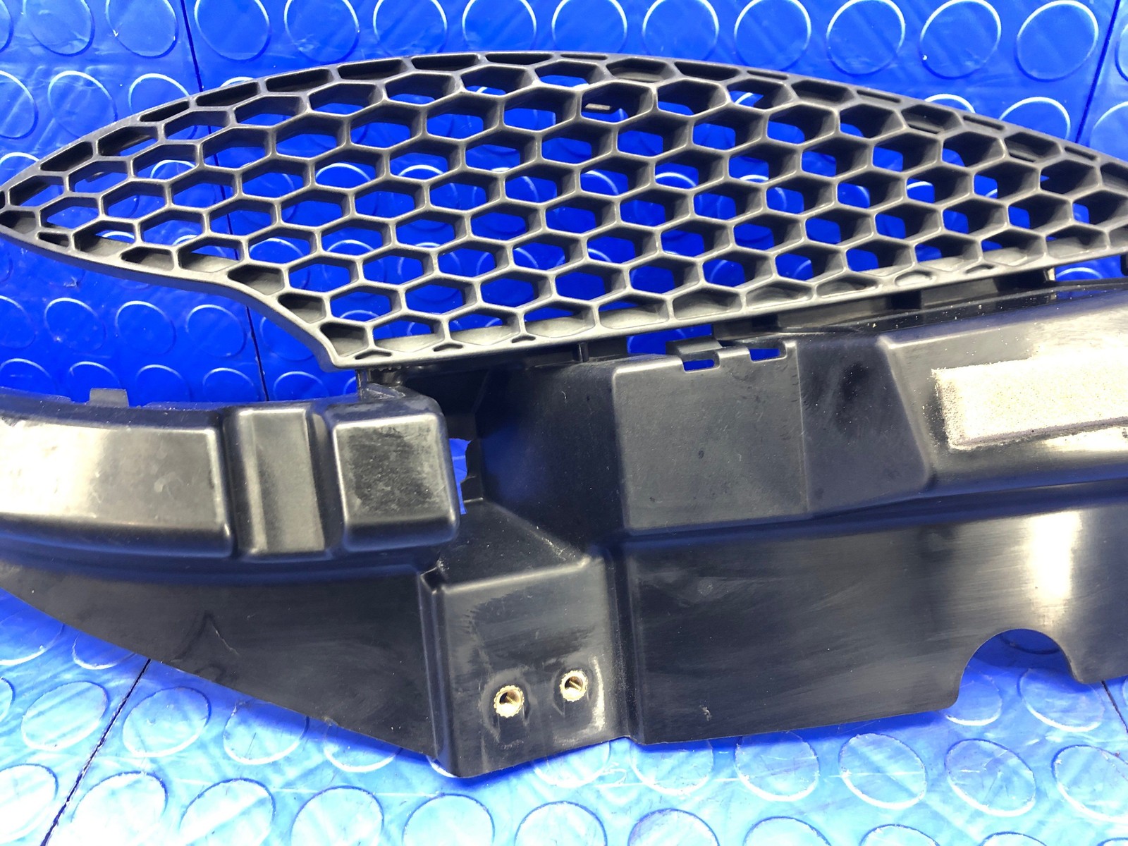 2020-2023 MCLAREN 570S REAR LEFT VENT SUPPORT BRACKET *BROKEN TAB* 13A6494CP