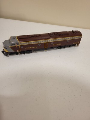 Ho Scale Proto 2000 Canadian Pacific E8 DCC Silent
