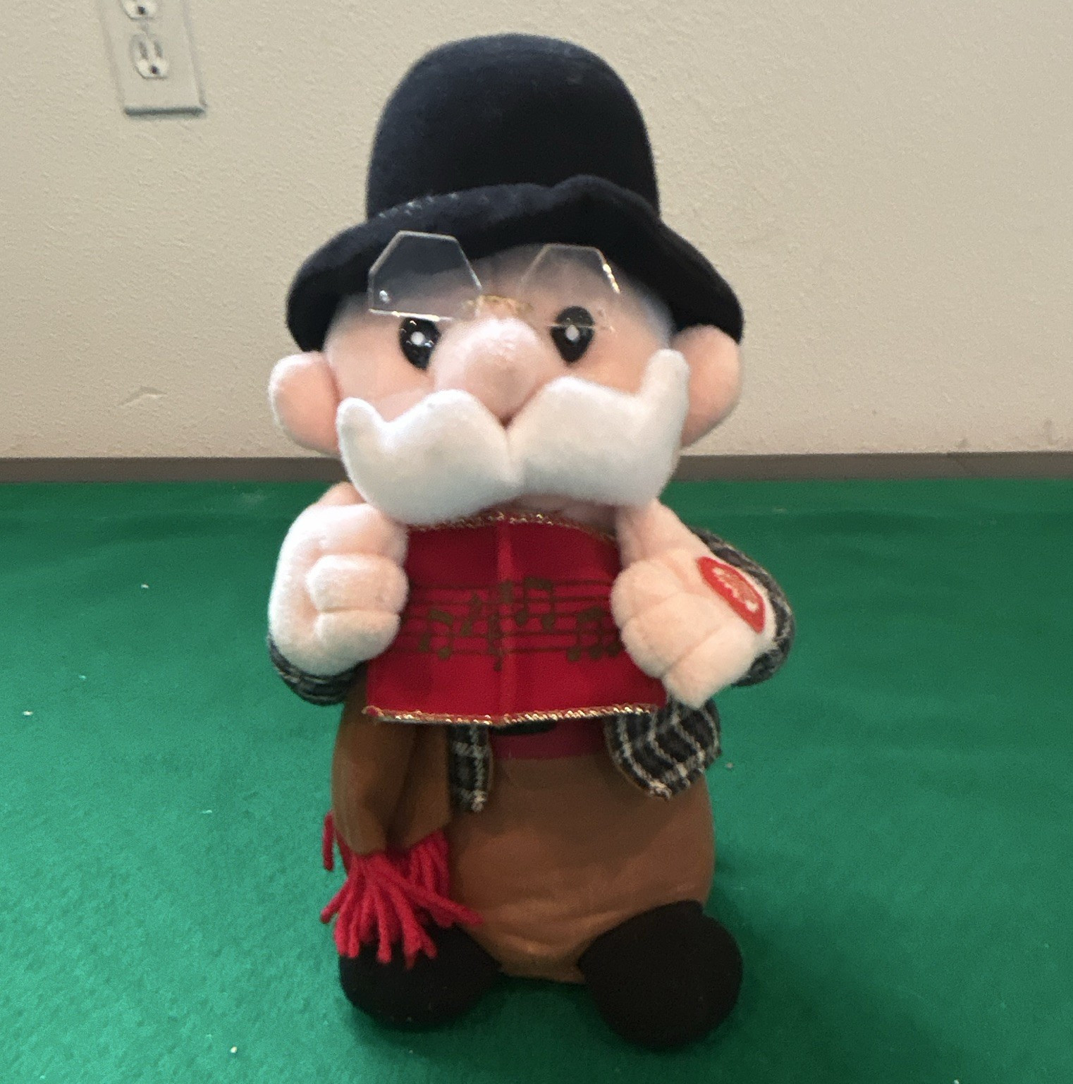 1990’s Plush Stuffed Old Man Singing Moving Doll “We Wish You a Merry Christmas”