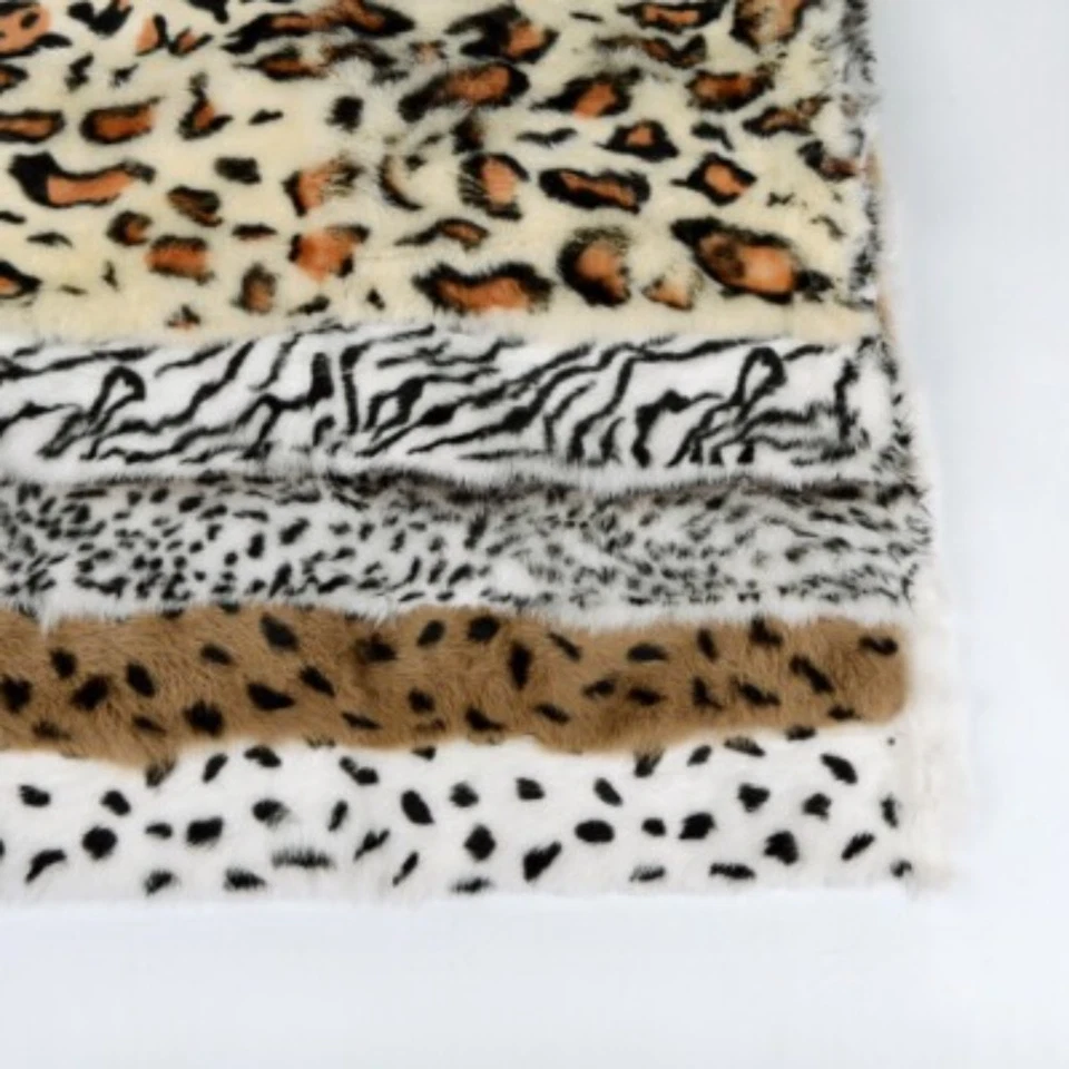 Real Rabbit Skin Throw Blanket Fur Rugs Warm Soft Couch Chair Cover 50x100cm - Image 2 of 4