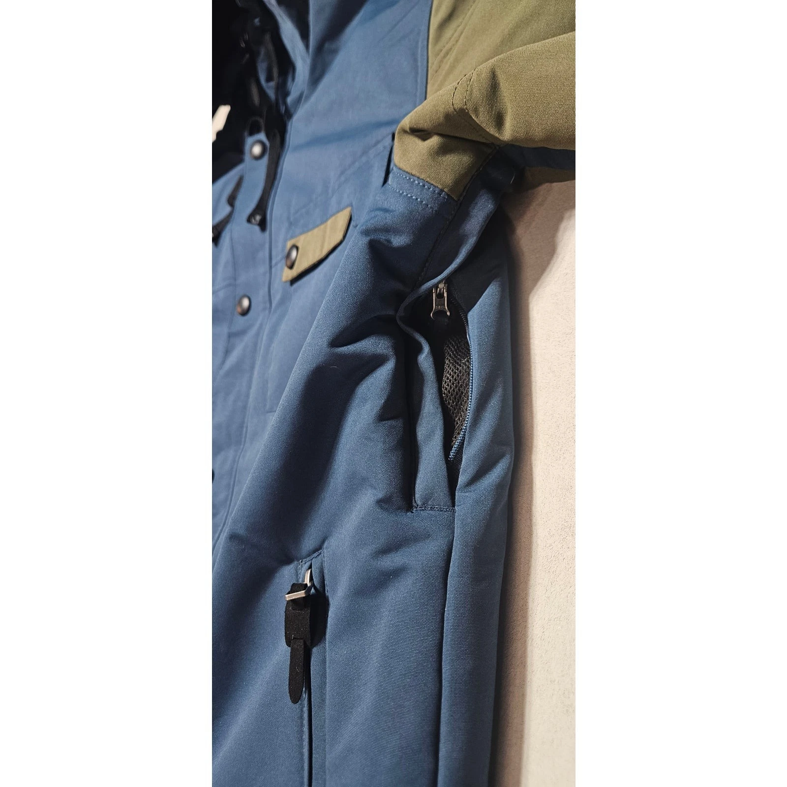 Liquid Mens M Blue Olive Snowboard Ski Jacket Hooded Insulated Winter Coat image 8