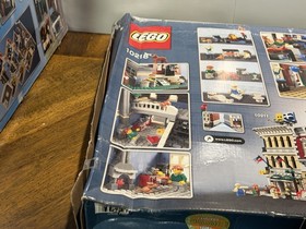 LEGO 10218 Creator Expert Pet Shop Modular Building New SET - Worn Box Open