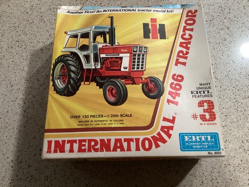Vintage Ertl 8003 IH International 1466 Tractor 1/25 Model Kit—Started