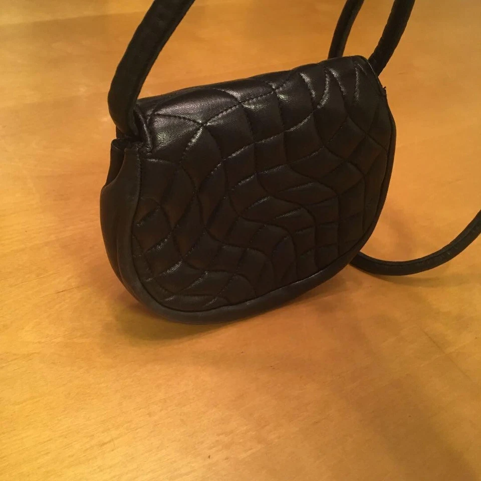 Bolso de Hombro Maud Frizon Paris Acolchado Cuero Bolsillo en Negro USADO Como Nuevo Foto 4 de 4