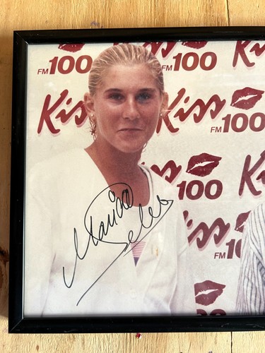 Monica Seles WTA #1 Player Autograph Signed Photo from Kiss FM 100 Tennis Open - Picture 2 of 2