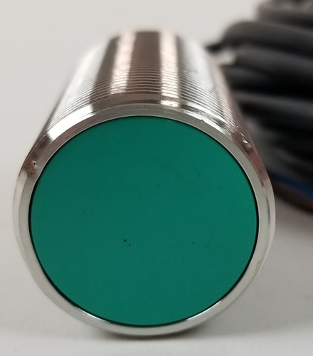 Pepperel+Fuchs NBB15-30GM50-E2-10M Inductive Proximity Sensor 15mm 5-36Vdc NEW - Picture 3 of 7