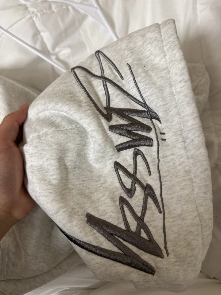 Sudadera con Capucha Stussy Logo Bordado - Gris Brezo Claro - Talla L - 100% Auténtica Foto 3 de 4