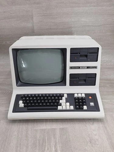 RadioShack TRS-80 Model 4 Vintage Home Computer 64K RAM Microcomputer