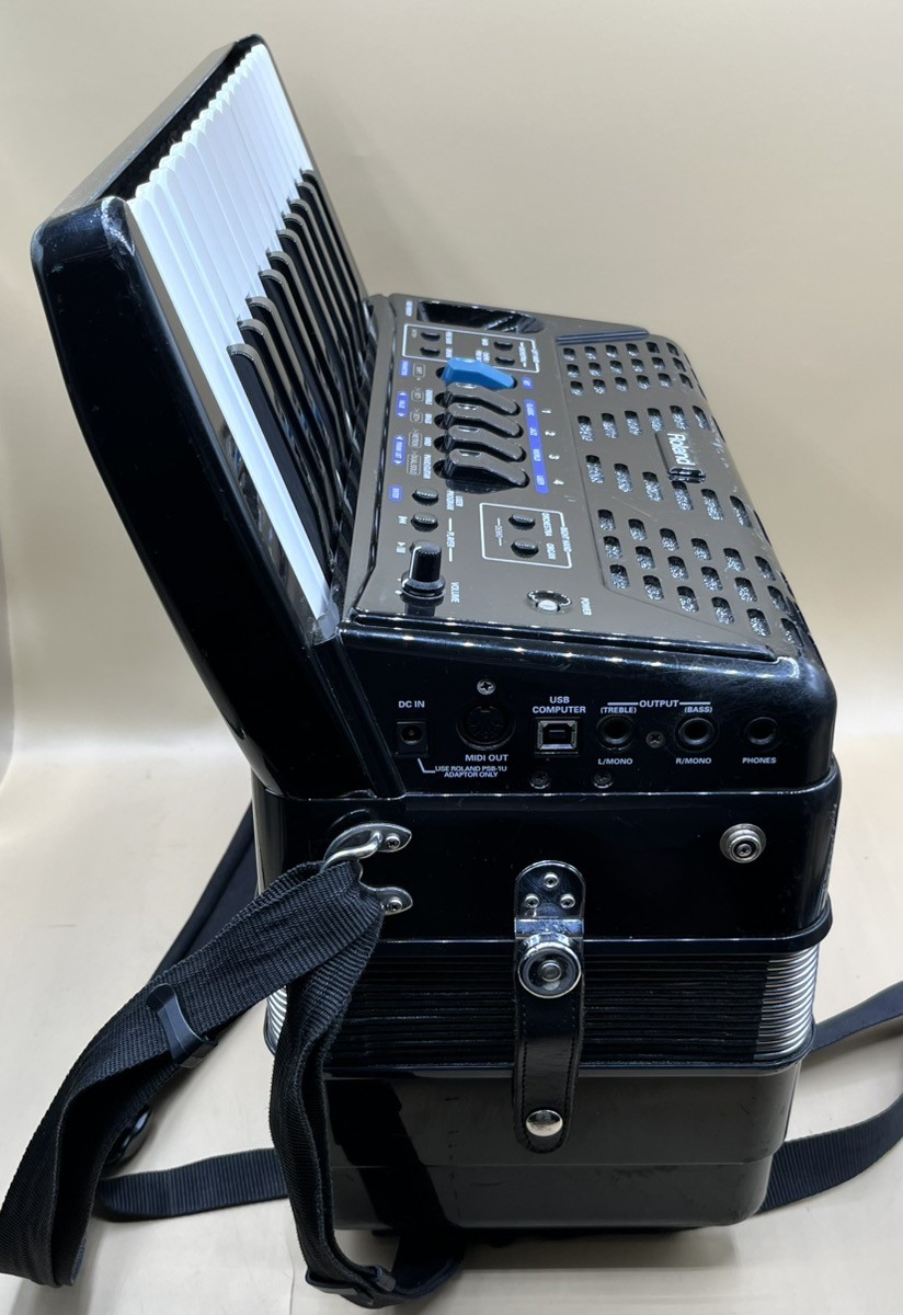 ROLAND FR-1X PIANO-TYPE V-ACCORDION WITH GIG BAG - BLACK (MVP030347)