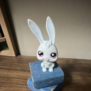 LPS Littlest Pet Shop Bunny #2585