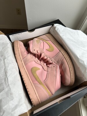 スニーカー Air Jordan 1 mid se coral/gold Air Jordan 1 Mid SE Coral stardust/Club gold Men's 8 / 852542 600