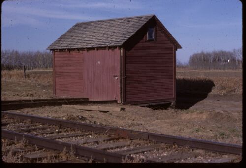 MB2-154 Original Colour Slide Canadian Pacific Section House at Epping, SK 1981 - Picture 1 of 1