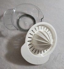 Pampered Chef Manual 2 Piece Juicer #2305 Rubberized Base No Box