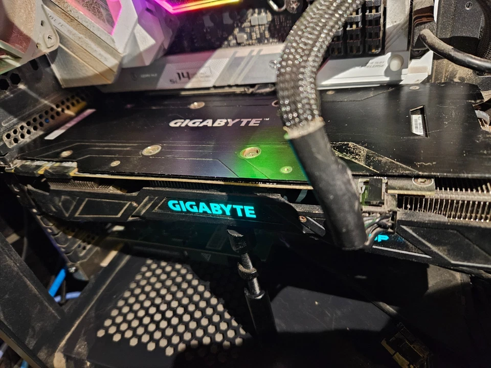 GIGABYTE NVIDIA GeForce GTX 1070 Ti Gaming OC 8GB GDDR5 Video Graphics Card GPU - Image 2 of 4